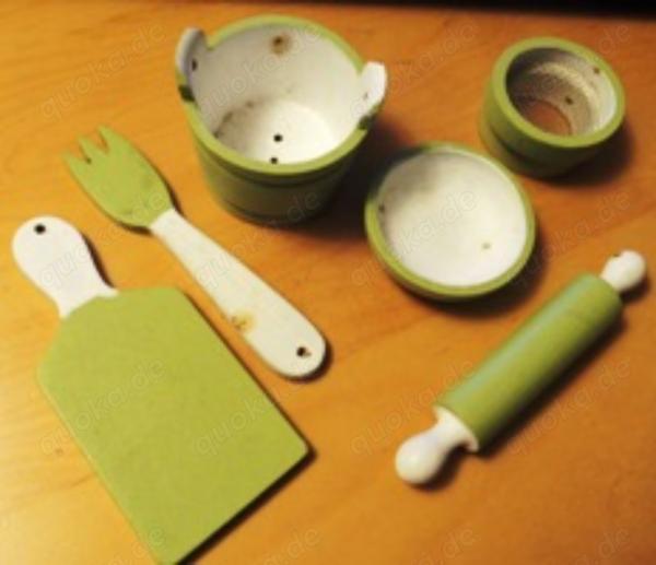 Küchenutensilien für Puppenmuttis